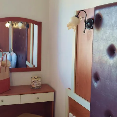 Studio At Very Near To The Sea - Apollonio A2 *